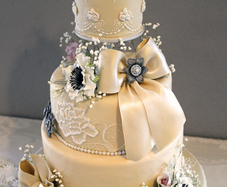 Wedding cake mid section